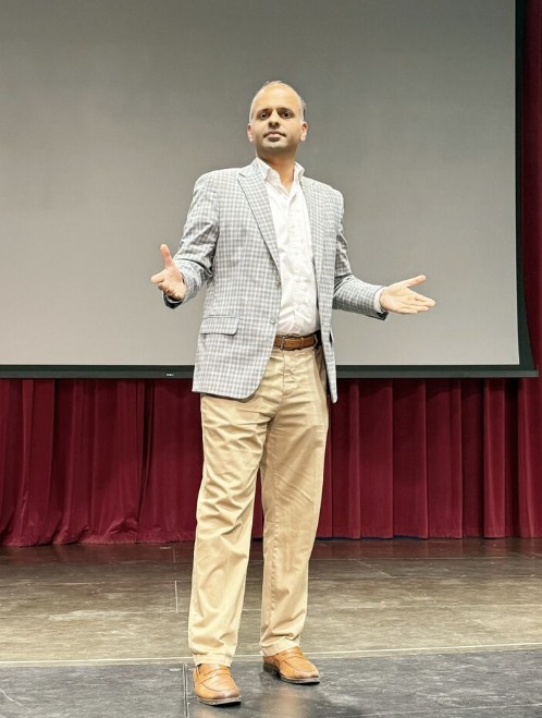 Vibhu Narwekar giving the AI Innovation Spotlight Talk at Stanford